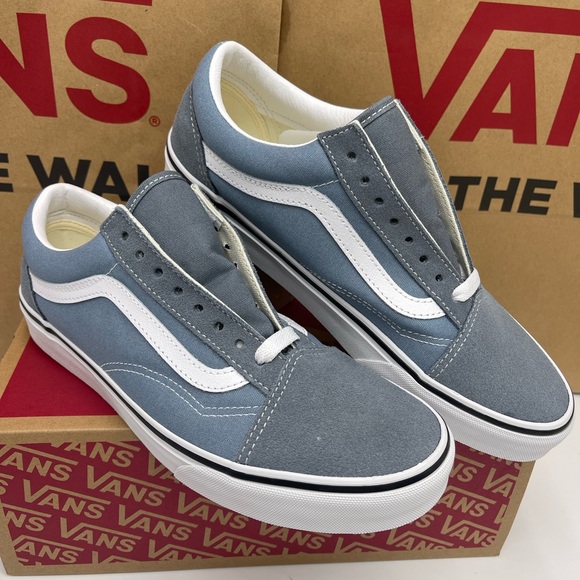 Vans WMNS Old Skool
Color Theory Stormy Weather
VN000D9YRV2 Sneakers s - Picture 8 of 16